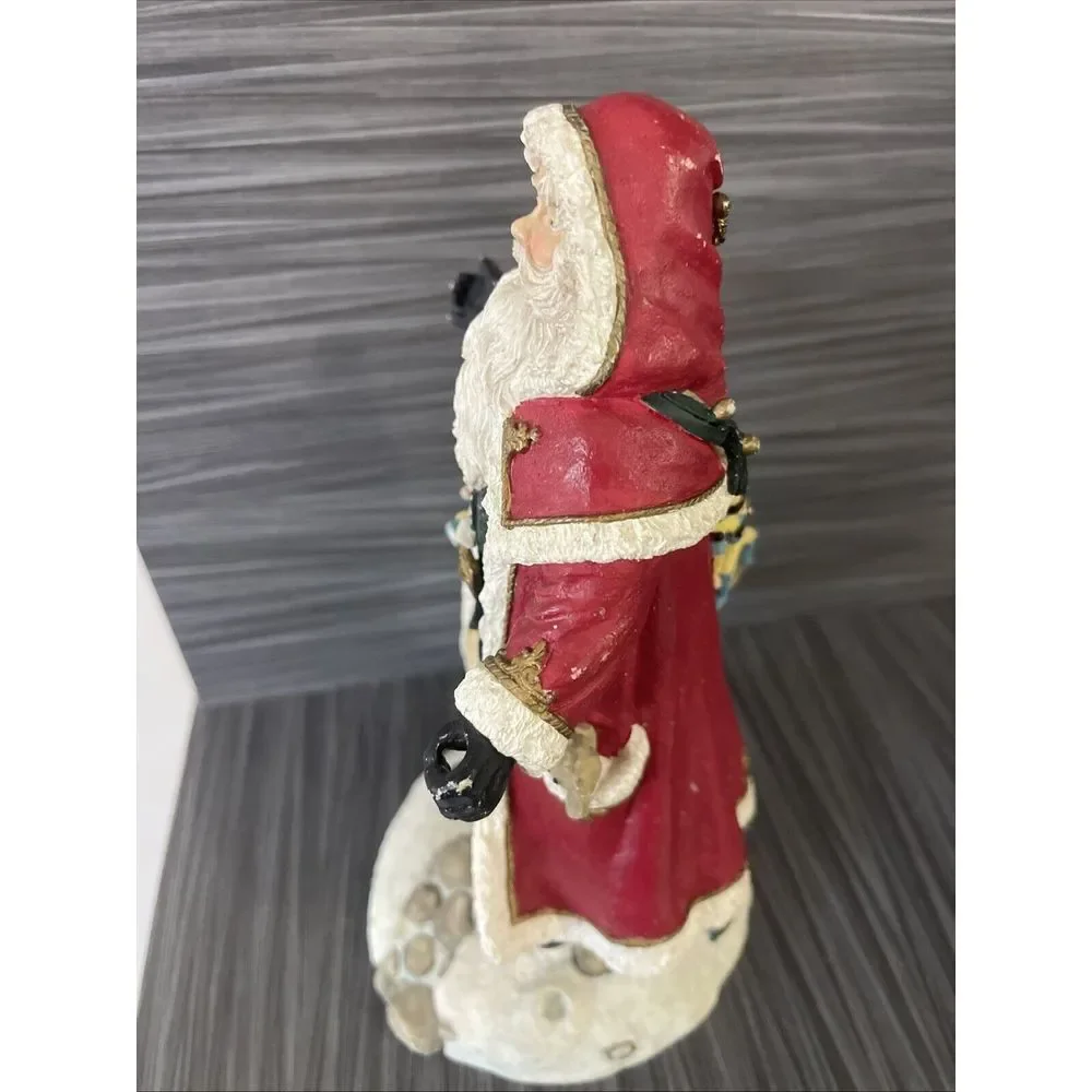 Father Christmas From The International Santa‎ Figurine Collection 1991